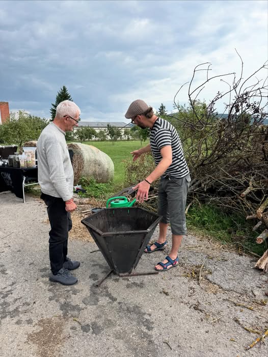 Мобільна біочарна піч Розума Мобільна біочарна піч Розума